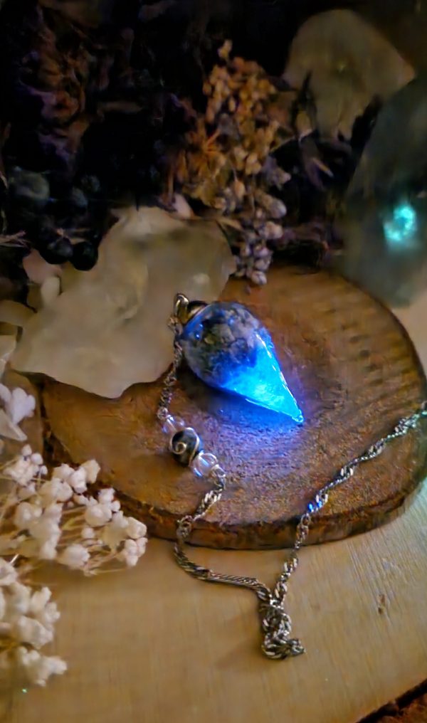 Les jolis trésors de lalie - Pendule Divinatoire luminescent Goutte de Verre et Sodalite - Imbolc