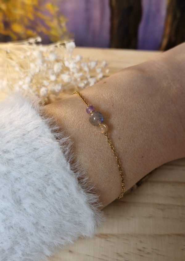 Bracelet perles labradorite pierre de lune améthyste et acier inoxydable doré - bracelet ame de bonne fée - bracelet pour les personne à la bonté pure - cadeau femme douce et bienveillante - Bijou magique