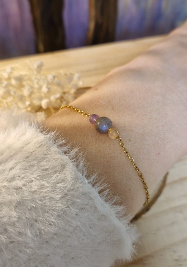 Bracelet perles labradorite pierre de lune améthyste et acier inoxydable doré - bracelet ame de bonne fée - bracelet pour les personne à la bonté pure - cadeau femme douce et bienveillante - Bijou magique