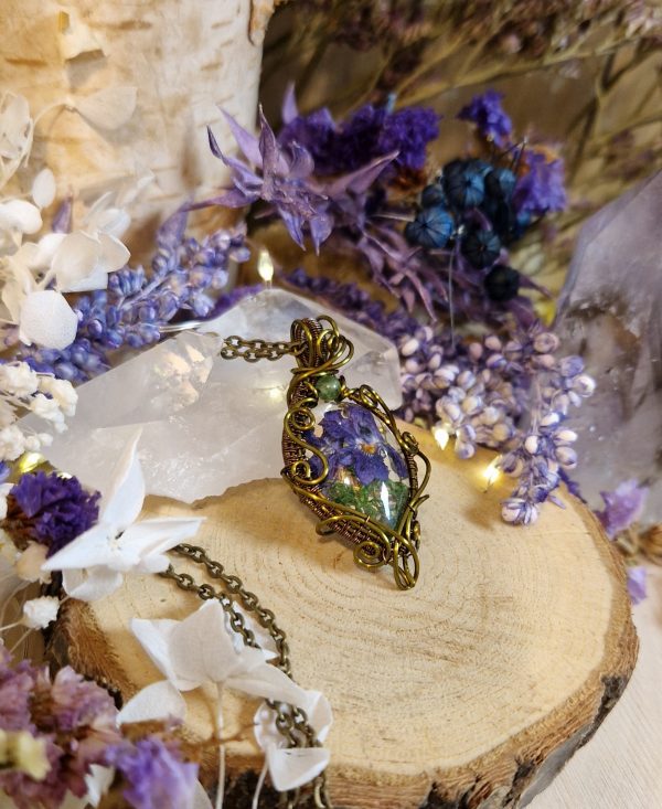 Petit pendentif bohème végétal et pierre bronze antique - Violette et tourmaline